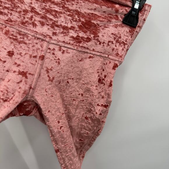 LULULEMON Crushed Velvet Wunder Under Tight Leggings in Pink // 4 - Picture 6 of 11